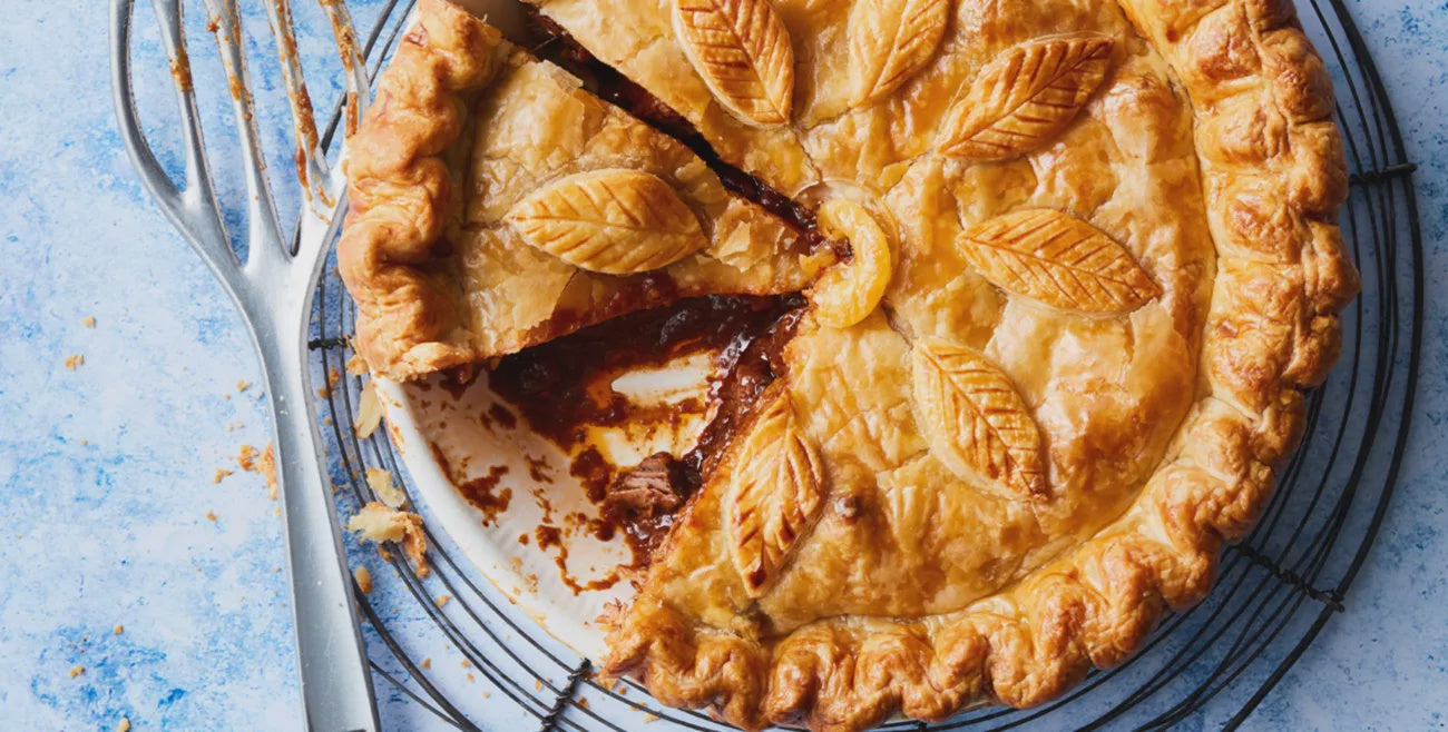 Frozen Country Bakery Beef & Onion Family Pie 23cm