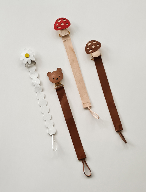 Dummy Chain - Leather Daisy
